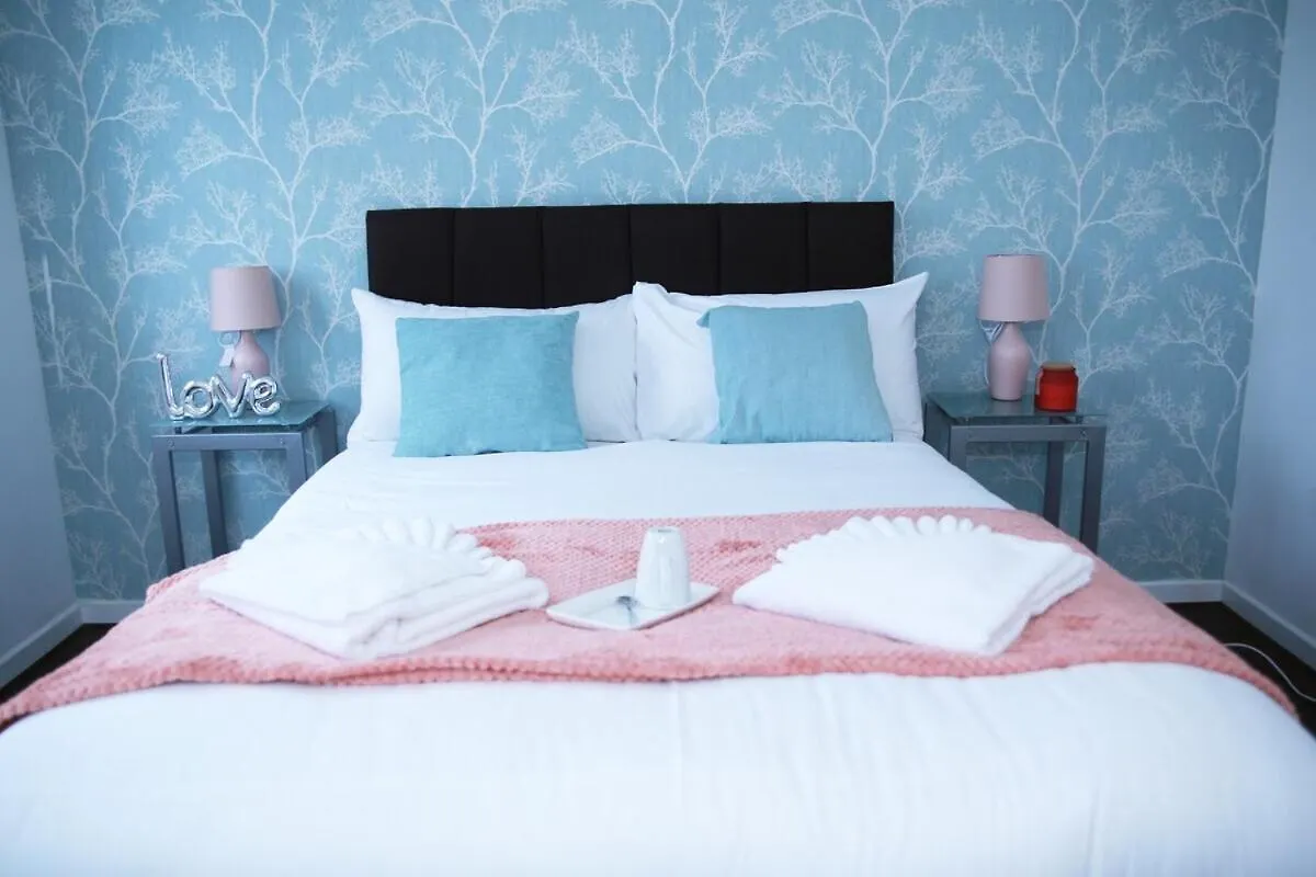 Superb Stonewall Terrace London