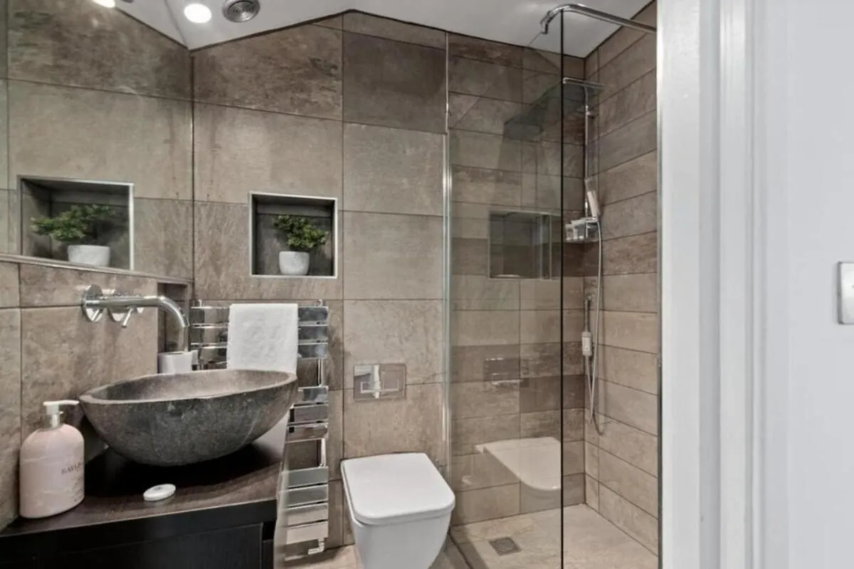 Superb Stonewall Terrace London Holiday home