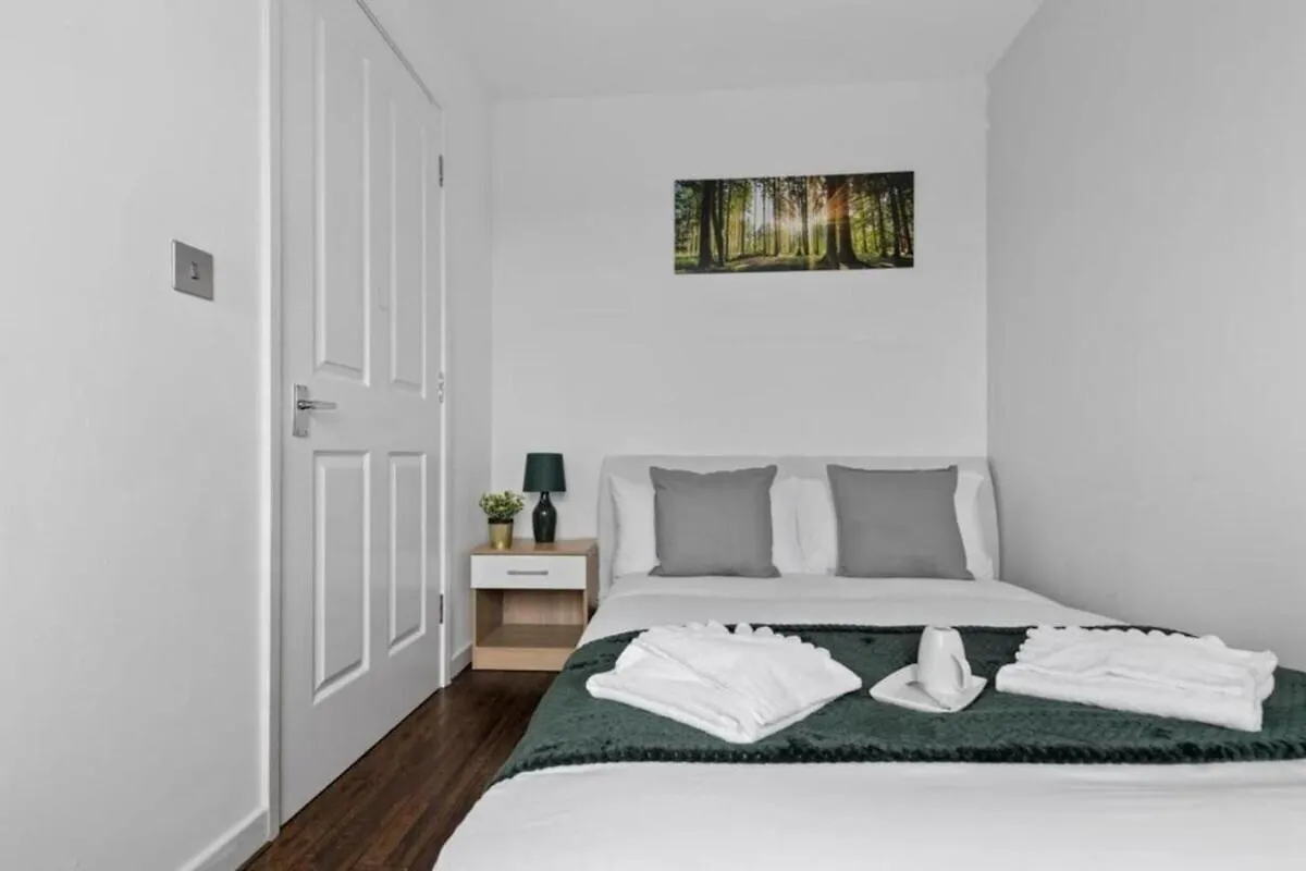 Superb Stonewall Terrace London